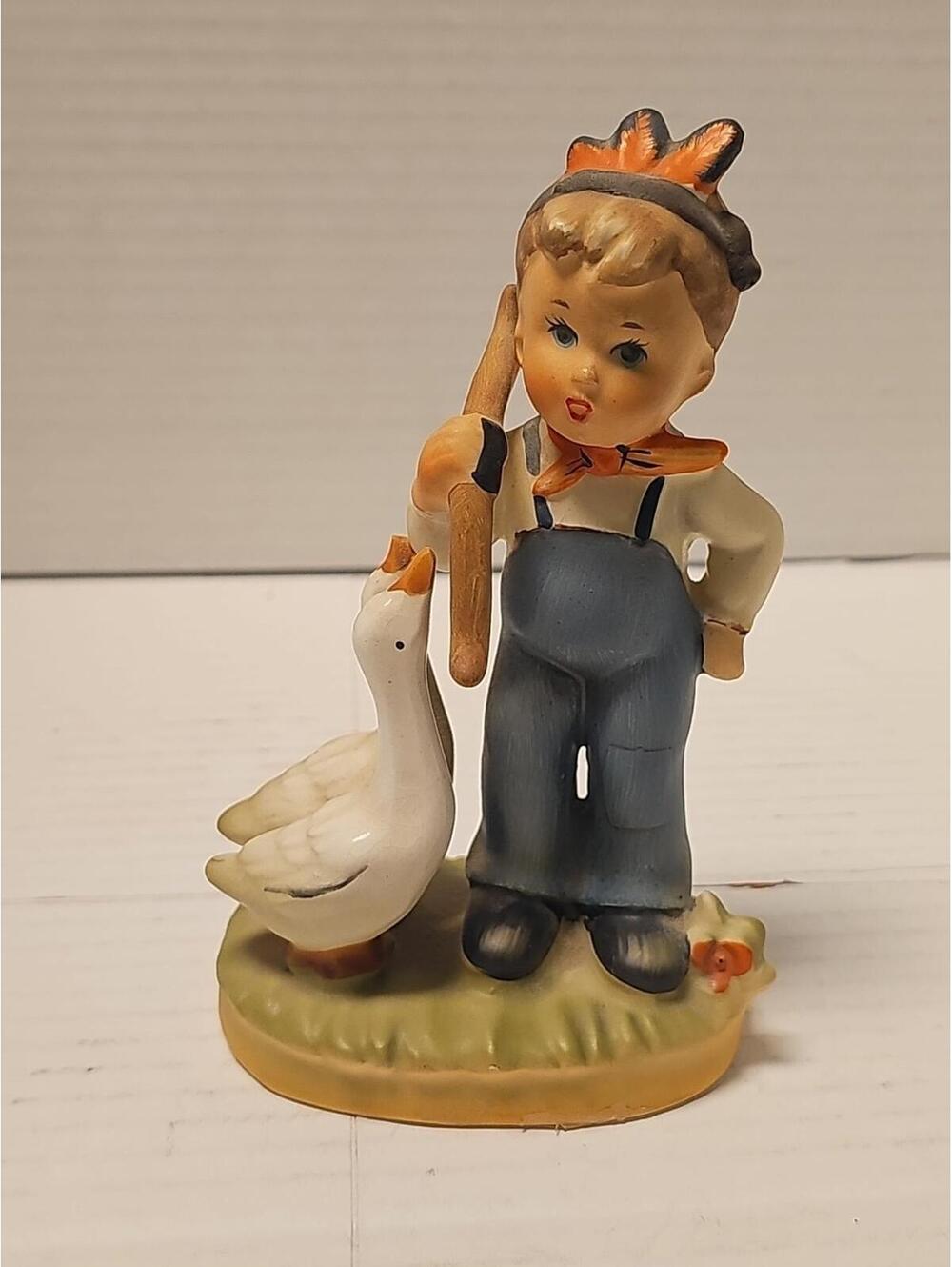 Vintage Hand Painted Porcelain "Big Game Hunter" statue by Arnart, Made in...